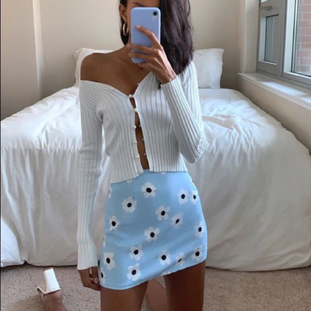 Princess Polly Blue Floral Mini Skirt size small (US 4)